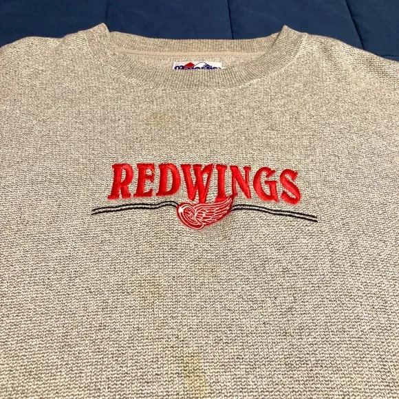 Detroit RedWings Majestic Sweater - Picture 2 of 11